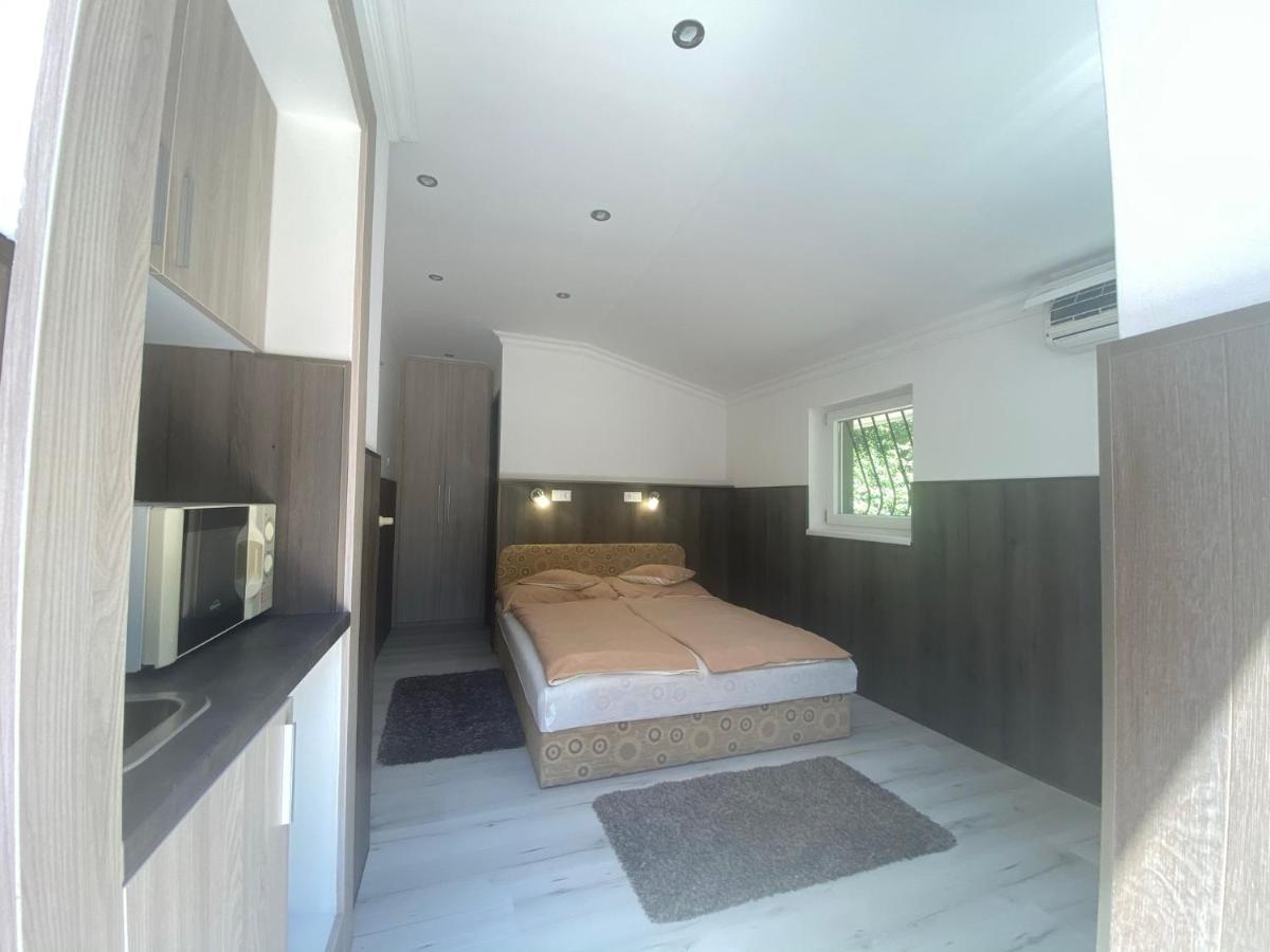 Holiday Apartmanhaz 巴拉顿菲赖德 外观 照片