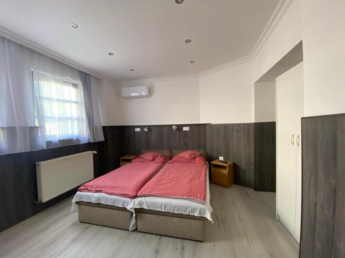 Holiday Apartmanhaz 巴拉顿菲赖德 外观 照片